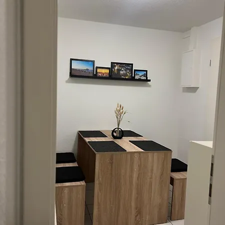 Schoene 2 In Apartment Lubeck